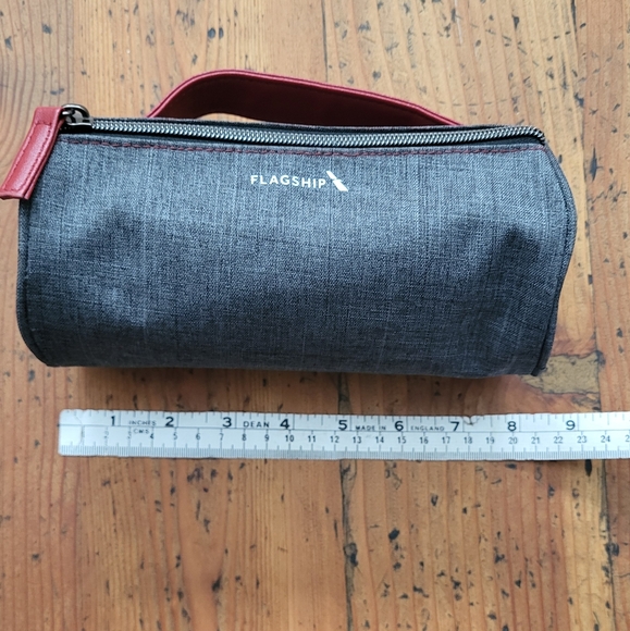 NWT Thirteen Lune Travel Kit - Picture 2 of 7